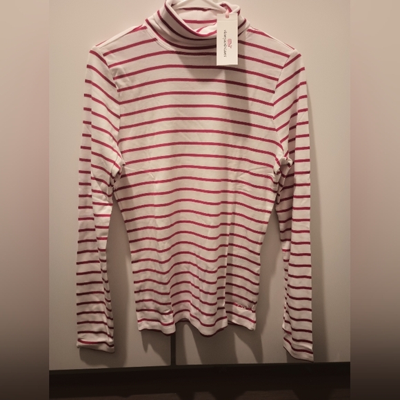 Vineyard Vines red and white striped long sleeve turtleneck medium - Picture 1 of 4